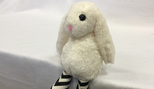How to maintain the fabric of plush toy dolls